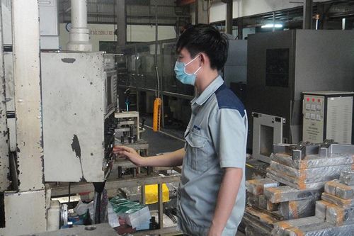 Kinh tế thành phố Hồ Chí Minh bị tác động mạnh bởi dịch Covid-19