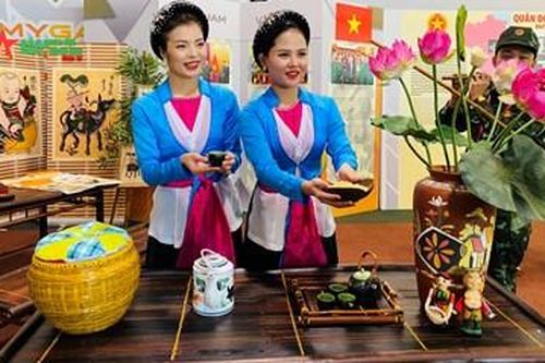 Không gian văn hóa Việt tại Nhà Hữu nghị tạo ấn tượng đặc sắc