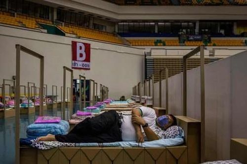 Cảnh sát Thái Lan đột kích bệnh viện, nghi bệnh nhân COVID-19 dùng ma túy, quan hệ bừa bãi