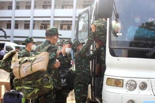Nha Trang thêm 36 ca dương tính, Bộ Quốc phòng điều hơn 100 quân y hỗ trợ Đồng Nai