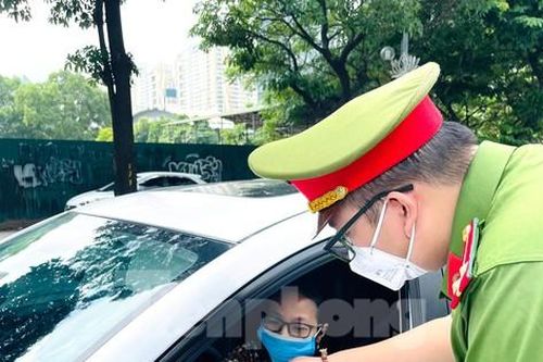 Hoạt động của tổ công tác đặc biệt Công an Hà Nội những ngày giãn cách xã hội