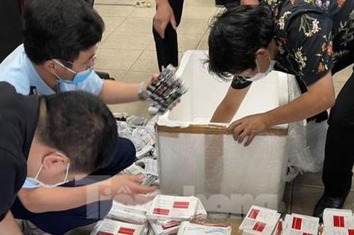 Hơn 1.500 hộp thuốc kháng virus từ Ấn Độ 'đội lốt' thực phẩm về Nội Bài