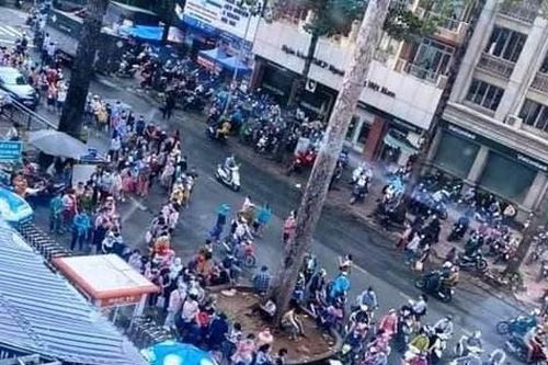 Nghe tiêm vắc xin Pfizer ngừa COVID-19, thai phụ ùn ùn kéo đến bệnh viện sản TPHCM