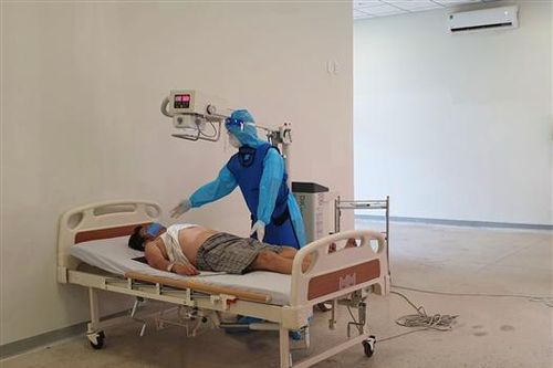 Một nhân viên y tế được ghi nhận mắc COVID-19 sau khi trở về từ chuyến tình nguyện vào Bình Dương chống dịch
