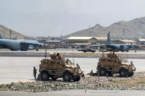 Nga lo Taliban bán thuốc phiện, vũ khí Mỹ ra chợ 'đen'