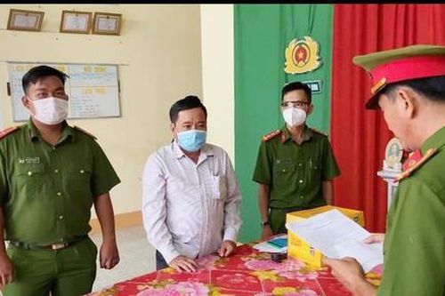 Bắt giam nguyên Bí thư - Chủ tịch xã chi 300 triệu đồng sai mục đích