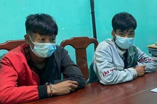 Mật phục giữa đêm bắt 3 đối tượng đi xe máy chở ma túy