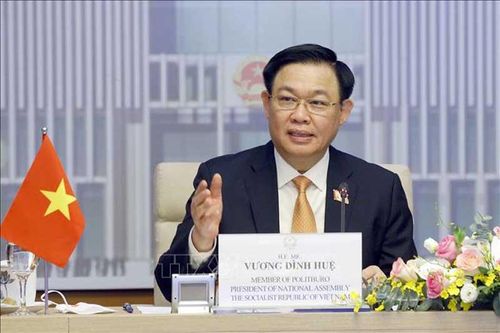 Chủ tịch Quốc hội Vương Đình Huệ hội đàm trực tuyến với Chủ tịch Quốc hội Thái Lan