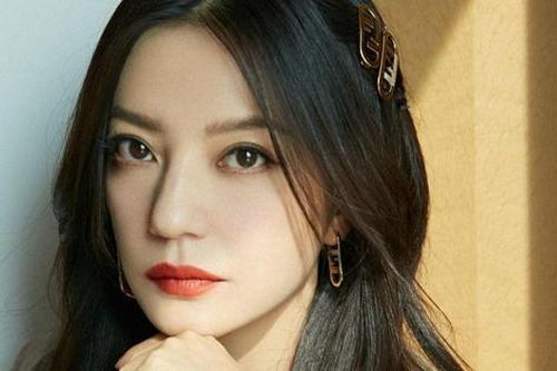 Đồng nghiệp cũ của Triệu Vy: Người tố 'Én Nhỏ' đáng sợ, kẻ chê cô không biết tự lượng sức