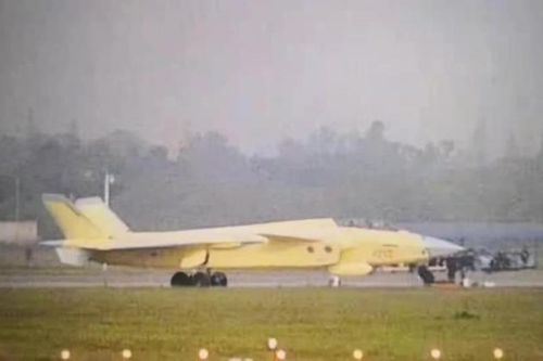 Tiêm kích J-20 hai chỗ ngồi ra mắt trong khi Su-57 còn 'nằm trên giấy'