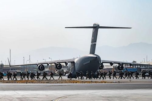 Mỹ phá hủy 73 máy bay trước khi rời Kabul