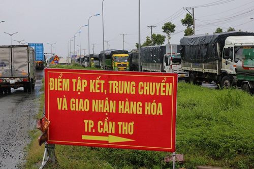Cần Thơ bãi bỏ quy định 'đổi tài xế'