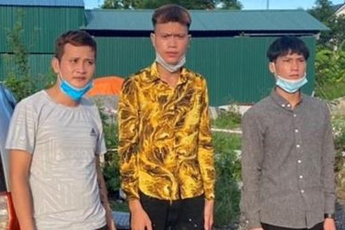 Công an truy đuổi 10 km chặn nhóm người vượt chốt kiểm dịch