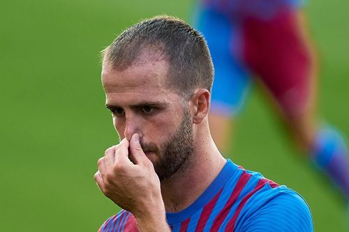 Barca bất lực với 2 cầu thủ thừa thãi