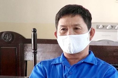 Lãnh 18 tháng tù vì kêu con đưa 3 người xuất cảnh trái phép