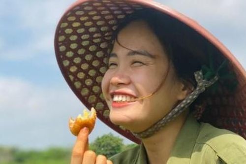 Về quê lập nghiệp, cô gái 9x làm loạt clip cuộc sống nhà nông mộc mạc hút triệu view
