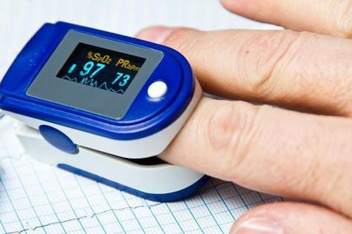 Bác sỹ khuyến cáo những lưu ý 'sống còn' khi bệnh nhân COVID-19 sử dụng thiết bị đo Sp02