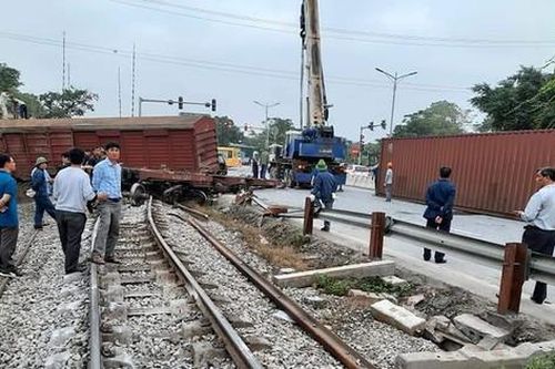 Truy trách nhiệm chủ đầu tư thi công nâng cấp đường sắt làm tàu hỏa gặp nạn