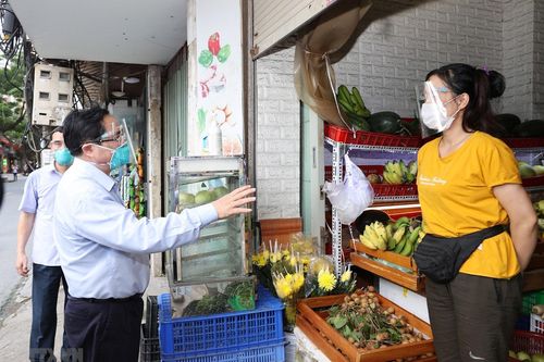 Thủ tướng kiểm tra đột xuất các điểm nóng dịch bệnh ở Hà Nội