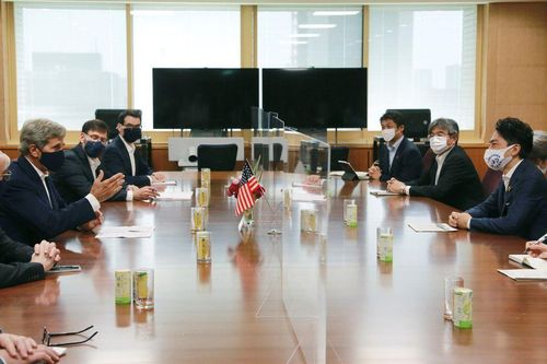 Đặc phái viên môi trường Mỹ John Kerry tới Nhật Bản, Trung Quốc bàn về bảo vệ môi trường