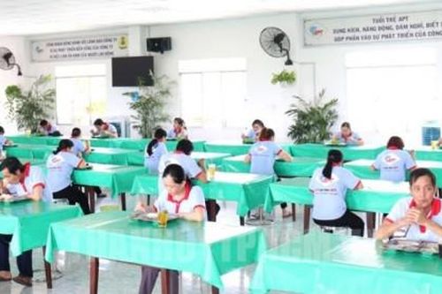 Người lao động '3 tại chỗ' tại TP.HCM được hỗ trợ bữa ăn bao nhiêu tiền?