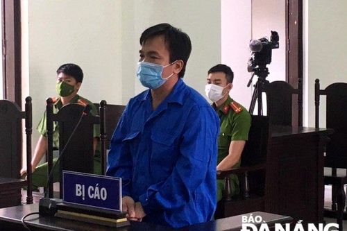 Tài xế tông Cảnh sát giao thông rồi bỏ chạy khỏi chốt kiểm soát Covid-19 bị tuyên phạt 30 tháng tù