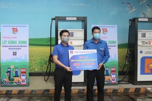 Chính trị - Xã hội Chính trị - Xã hội Hỗ trợ 2.000 lít xăng cho đoàn viên, thanh niên tham gia phòng, chống dịch