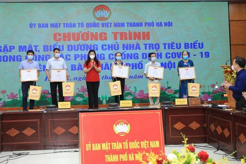 Ấm tình người từ những sẻ chia