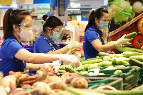 Không phun chất khử khuẩn, tẩy rửa lên thực phẩm