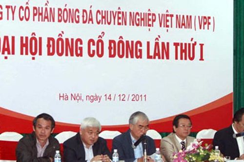 Bầu Đức lại làm khó VPF