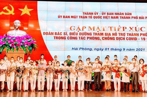 Hải Phòng gặp mặt 120 y bác sĩ chuẩn bị lên đường chi viện cho TP Hồ Chí Minh