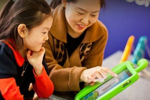 Những thiết bị công nghệ nào đủ tiêu chuẩn cho trẻ học trực tuyến?