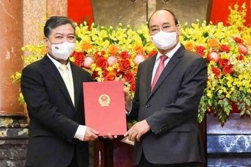 Chủ tịch nước Nguyễn Xuân Phúc bổ nhiệm Đại sứ Việt Nam tại Campuchia