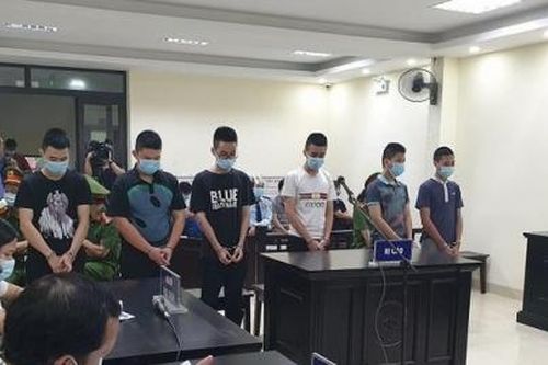Xét xử nhóm đối tượng giả danh dân quân tự vệ phòng, chống dịch COVID-19 để cưỡng đoạt tài sản