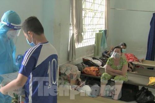 Hơn 1.200 bệnh nhân COVID-19 khỏi bệnh tình nguyện đi chăm sóc F0 ở Bình Dương