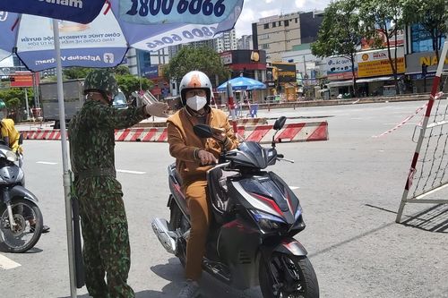 Thành phố Hồ Chí Minh cần đủ điều kiện mới nới lỏng giãn cách
