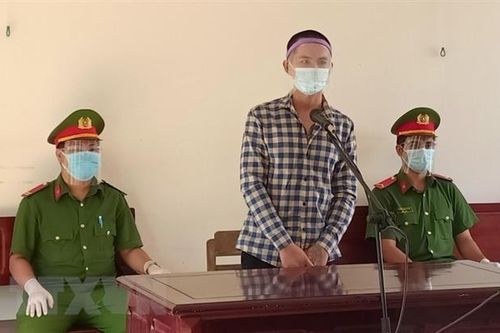 Lĩnh án tù vì cầm dao chống đối lực lượng làm nhiệm vụ chống dịch