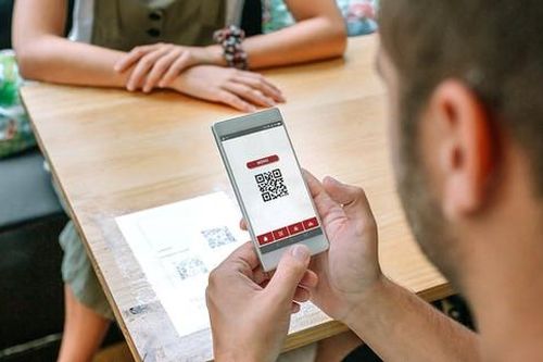 Apple và Google thu thập dữ liệu gì của người dùng, và bằng cách nào?