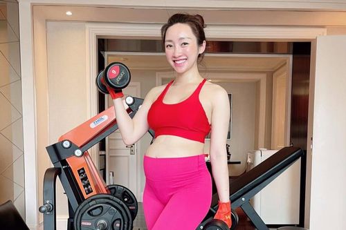 Vợ Chi Bảo lần đầu khoe ảnh 'bầu bí', dân tình xuýt xoa: Chuẩn bà bầu đẹp trẻ khỏe!