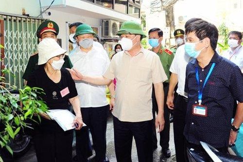 Bí thư Thành ủy Hà Nội kiểm tra thực hiện cách ly tại 'vùng đỏ' Văn Miếu, Văn Chương