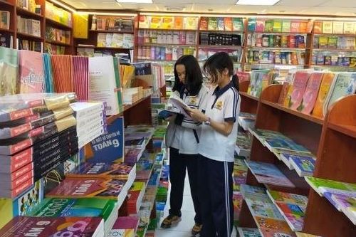 Phụ huynh nóng ruột vì chưa mua được sách giáo khoa
