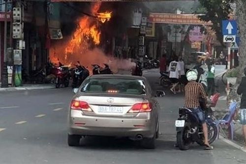 Đối tượng ném bom xăng vào cửa hàng xe máy khai gì?