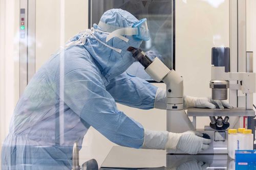 WHO: Biến thể SARS-CoV-2 mới nguy hiểm, có khả năng kháng vaccine