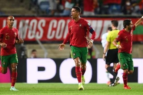 Ronaldo từ tội đồ hóa người hùng, đi vào lịch sử bóng đá thế giới