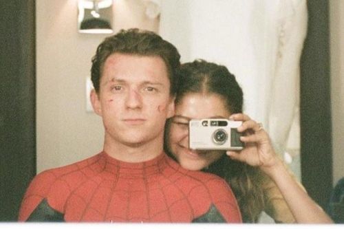 Ảnh Tom Holland và Zendaya ở hậu trường phim