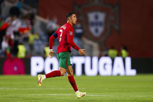Ronaldo phá kỷ lục ghi bàn cho đội tuyển quốc gia