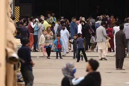 Số phận những người Afghanistan sơ tán trên các chuyến bay quân sự
