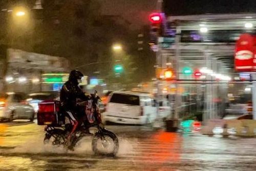 Thành phố New York ban bố tình trạng khẩn cấp do mưa, ít nhất 9 người thiệt mạng