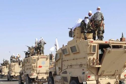 Taliban diễu binh hoành tráng với xe Humvee, trực thăng Black Hawk