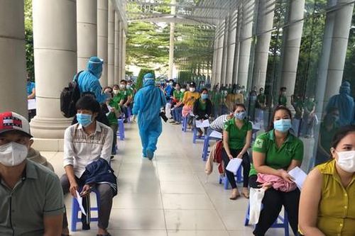 5.000 lao động Đồng Nai tiêm vắc xin Sinopharm